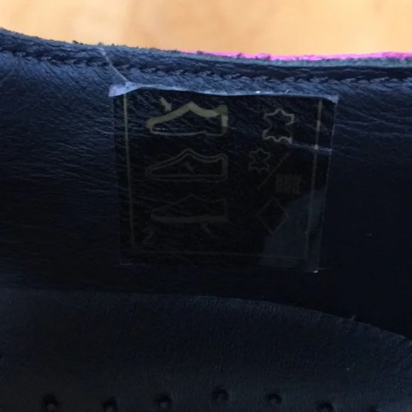 Dr. Martens 8065 Virginia Leather Mary Jane Shoes - Picture 13 of 16